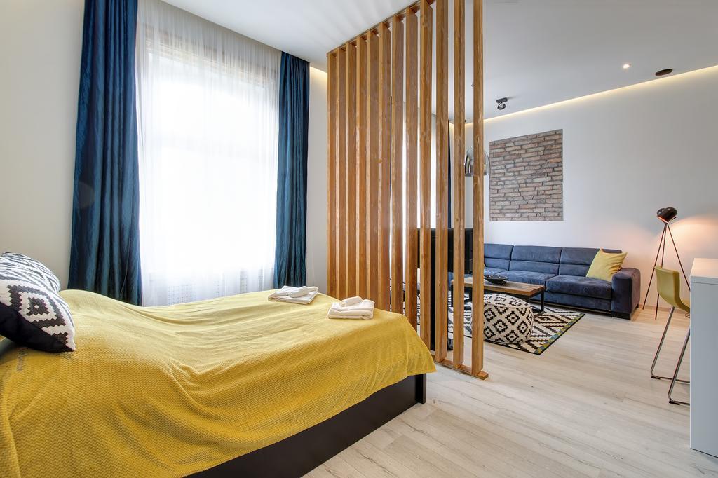Luxury Apartment By Hi5 -Andrassy Suite ブダペスト エクステリア 写真