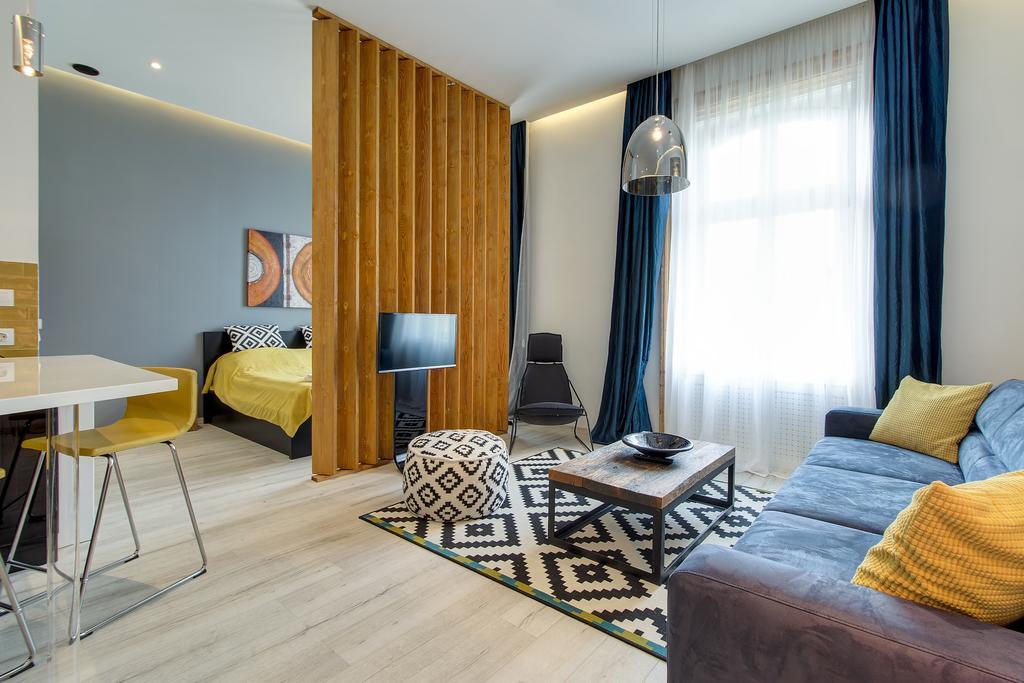Luxury Apartment By Hi5 -Andrassy Suite ブダペスト エクステリア 写真