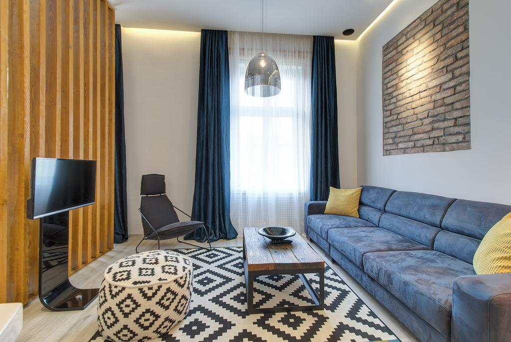 Luxury Apartment By Hi5 -Andrassy Suite ブダペスト エクステリア 写真