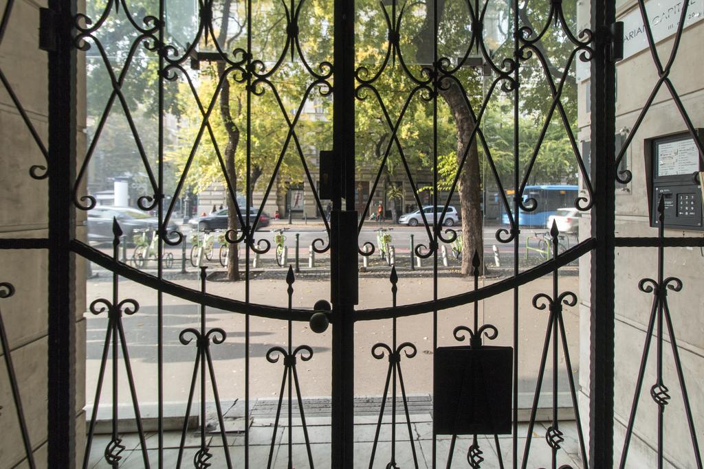 Luxury Apartment By Hi5 -Andrassy Suite ブダペスト エクステリア 写真