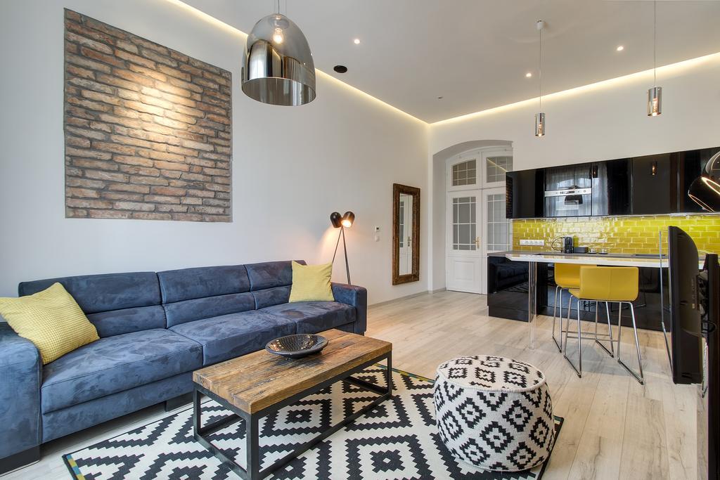 Luxury Apartment By Hi5 -Andrassy Suite ブダペスト エクステリア 写真